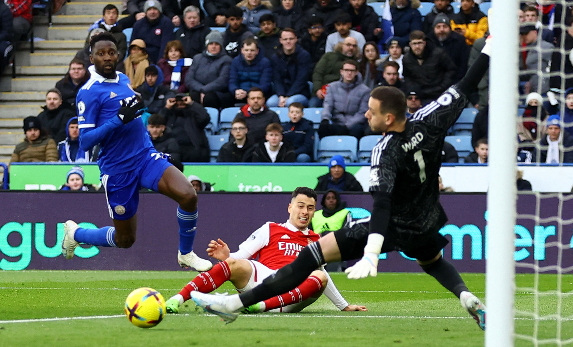 和坎波斯进 和坎波斯进